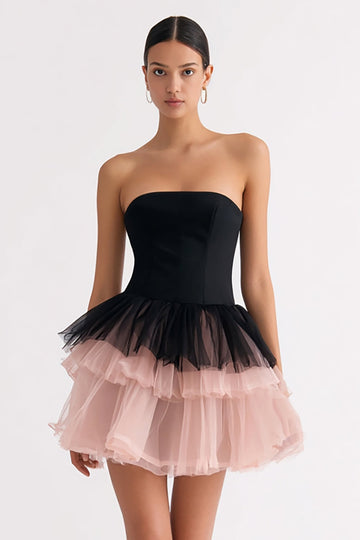 Robe trapèze sans bretelles en tulle à plusieurs niveaux petite noire